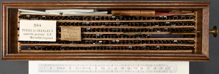 Boîte de poinçons typographiques : Marcellin-Legrand nouvelle gravure corps 6
