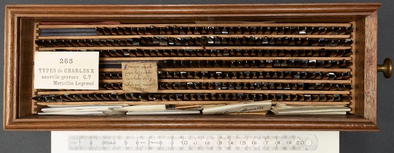 Boîte de poinçons typographiques : Marcellin-Legrand nouvelle gravure corps 7