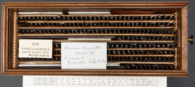 Boîte de poinçons typographiques : Marcellin-Legrand nouvelle gravure corps 16