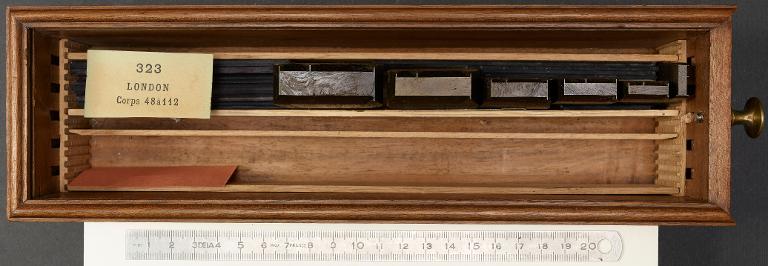 Poinçons typographiques : London corps 48