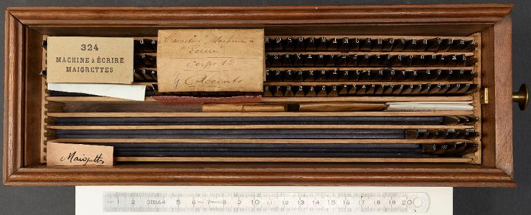 Poinçons typographiques : maigrette corps 6