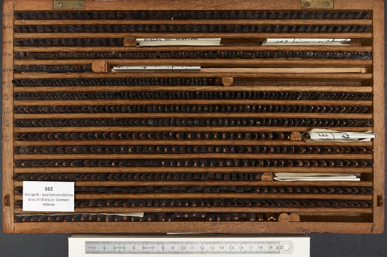 Poinçons typographiques : wisigoth corps 10