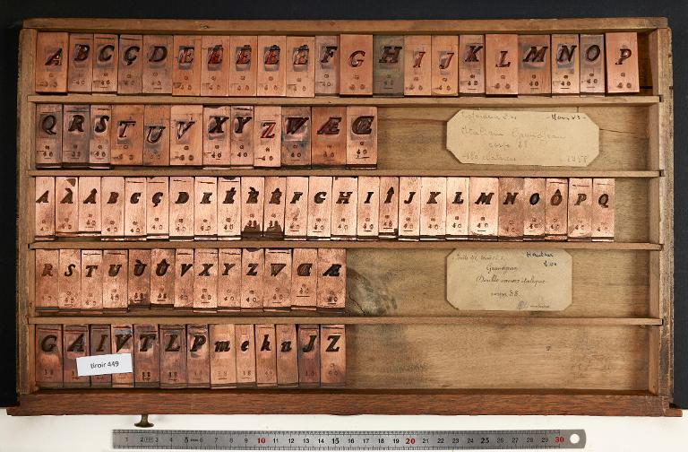 Tiroir de matrices : Grandjean corps 40