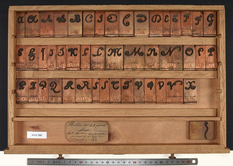 Tiroir de matrices : ronde corps 48