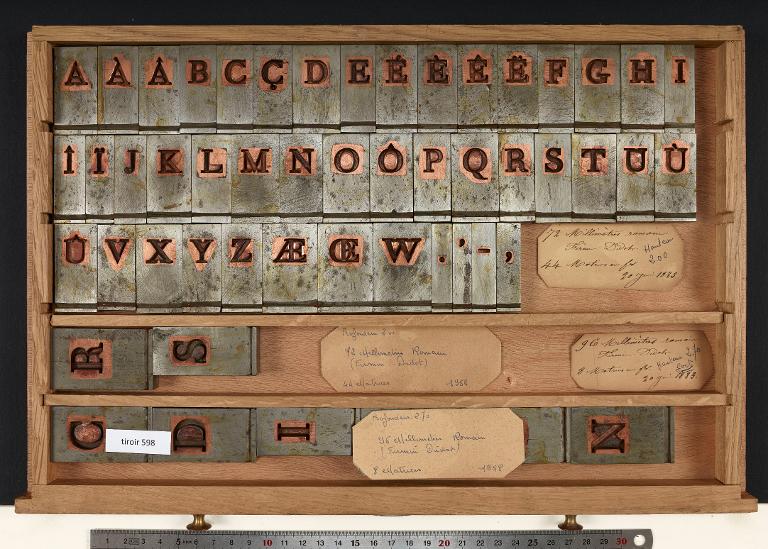 Tiroir de matrices : Didot millimétrique corps 72 ou 96