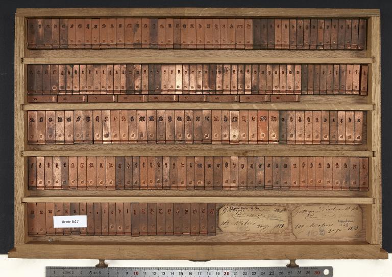 Tiroir de matrices : gothique d'écriture