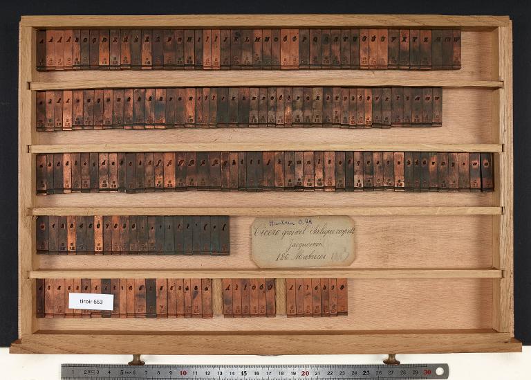 Tiroir de matrices : Jacquemin corps 12