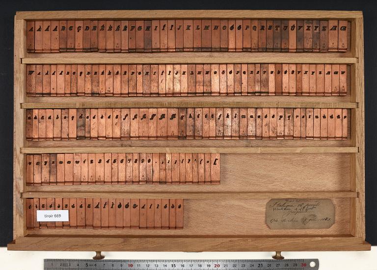 Tiroir de matrices : Jacquemin corps 16