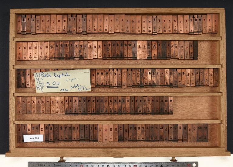 Tiroir de matrices : Marcellin-Legrand corps 14 , romain