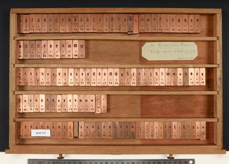Tiroir de matrices : Marcellin-Legrand ancienne gravure corps 16 , romain