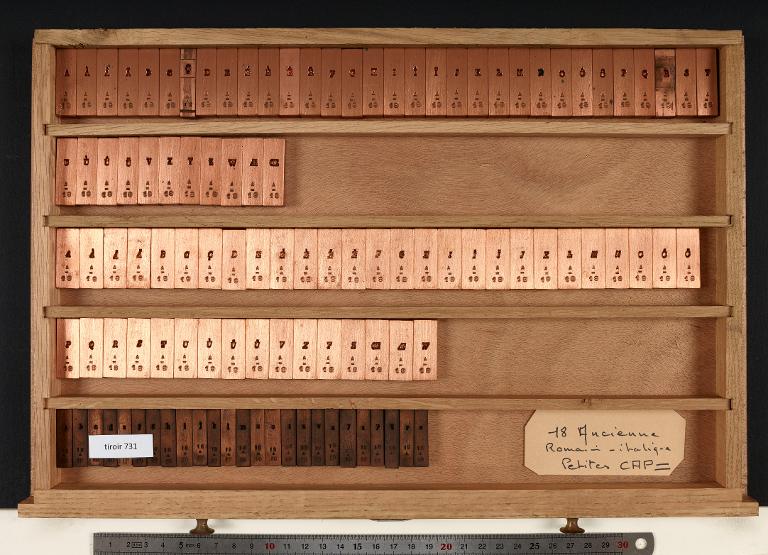Tiroir de matrices : Marcellin-Legrand ancienne gravure corps 18 , romain
