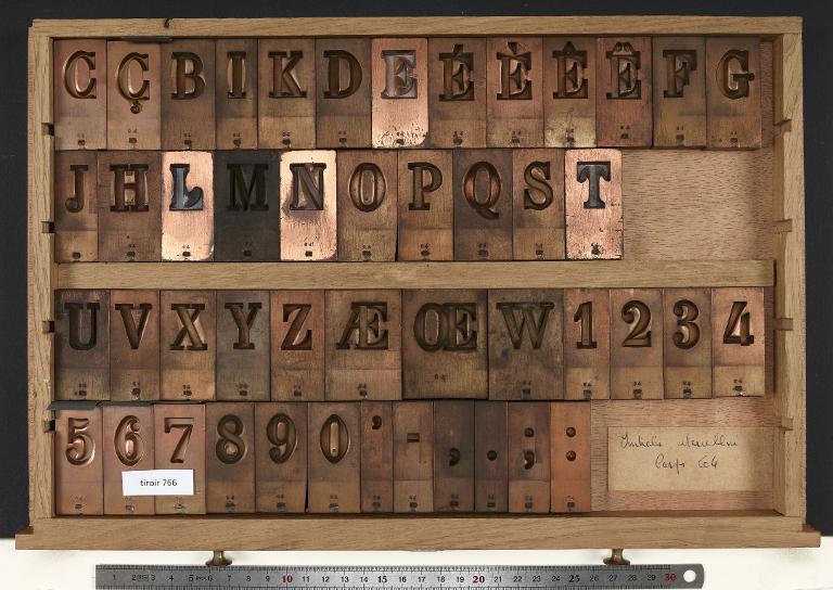 Tiroir de matrices : Marcellin-Legrand corps 64 , initiale