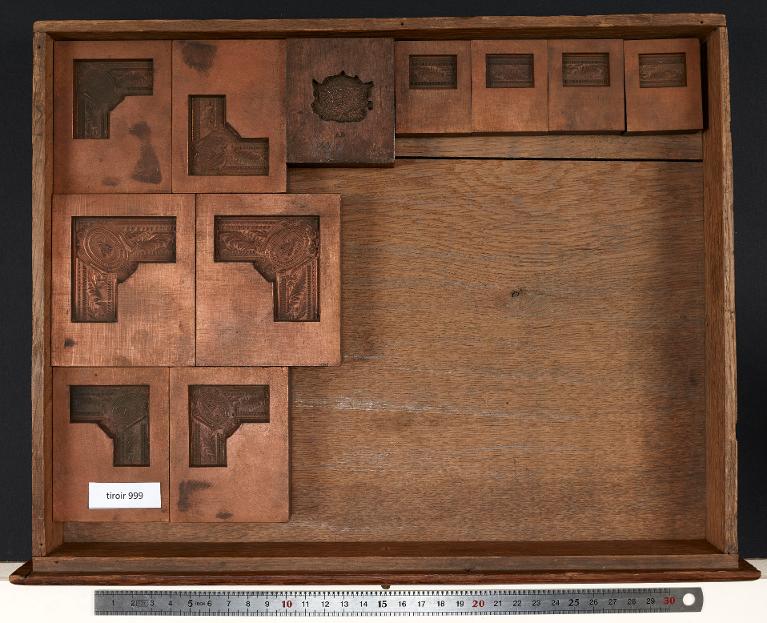 Tiroir de matrices : vignettes et coins de vignettes