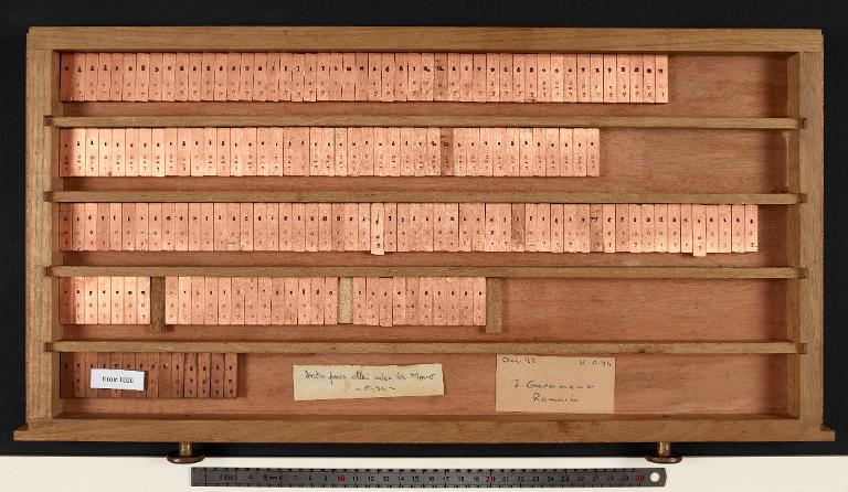 Matrices : Garamont corps 7 , romain